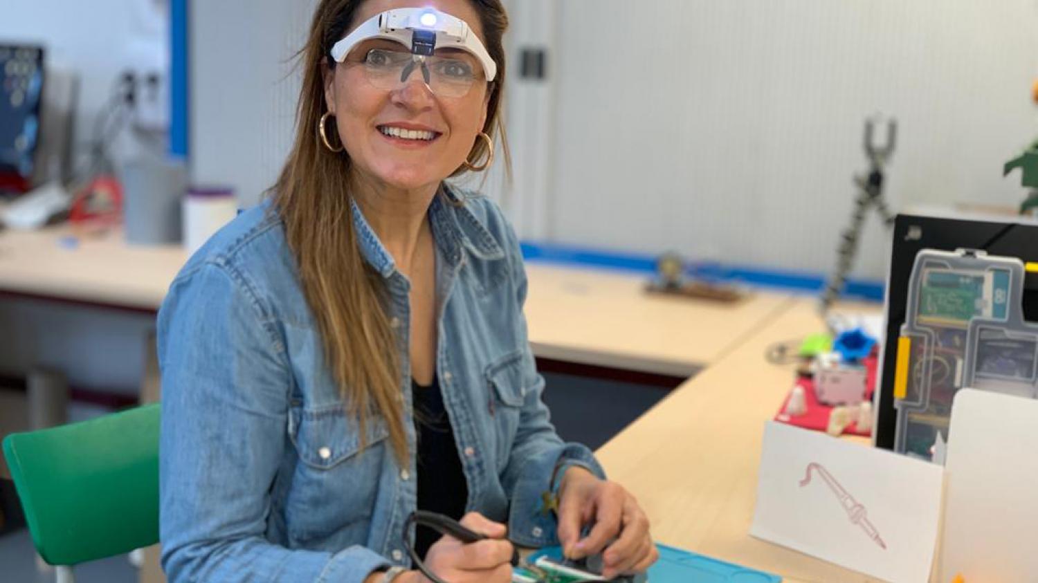 Nuria Robles in geek mode